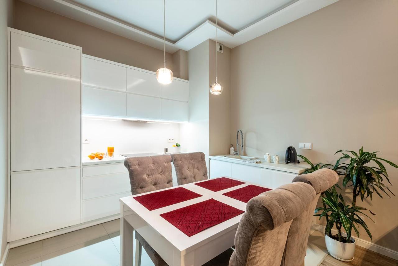 Appartement Warsaw - Aparts Lotnisko Okecie Extérieur photo